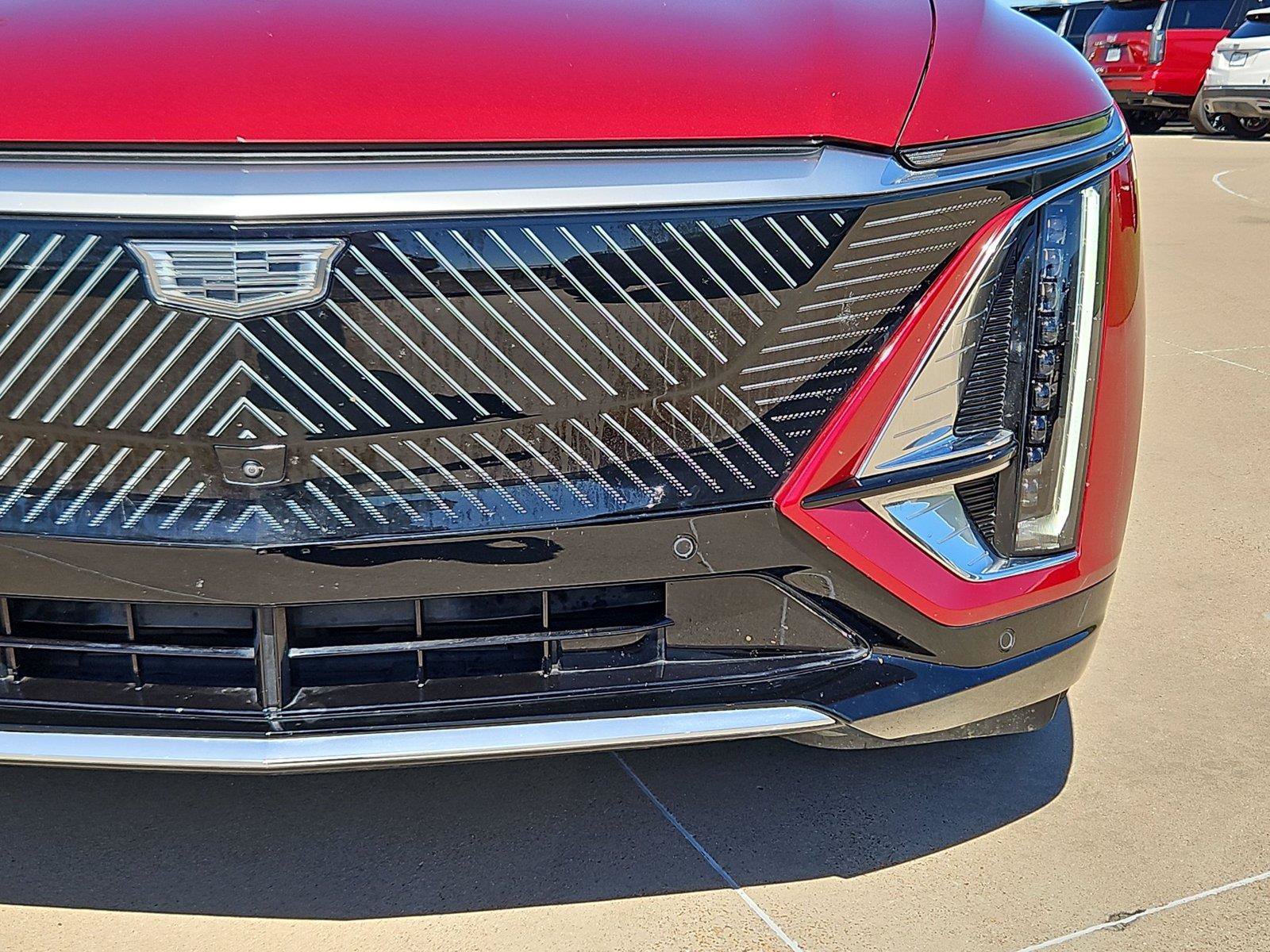 Certified 2024 Cadillac Lyriq Luxury AWD/4WD image 6