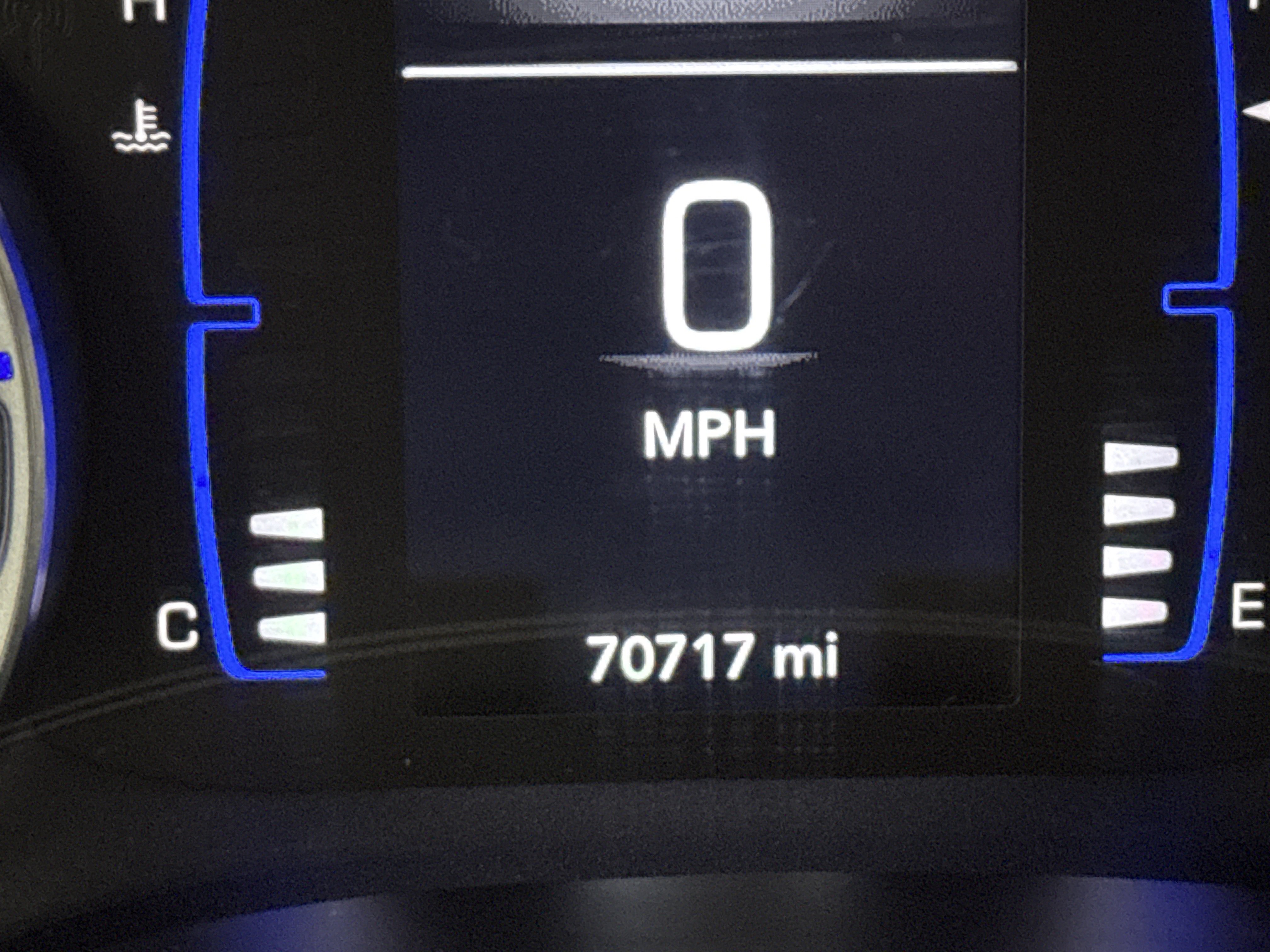 Used 2023 Chrysler Voyager LX FWD image 23