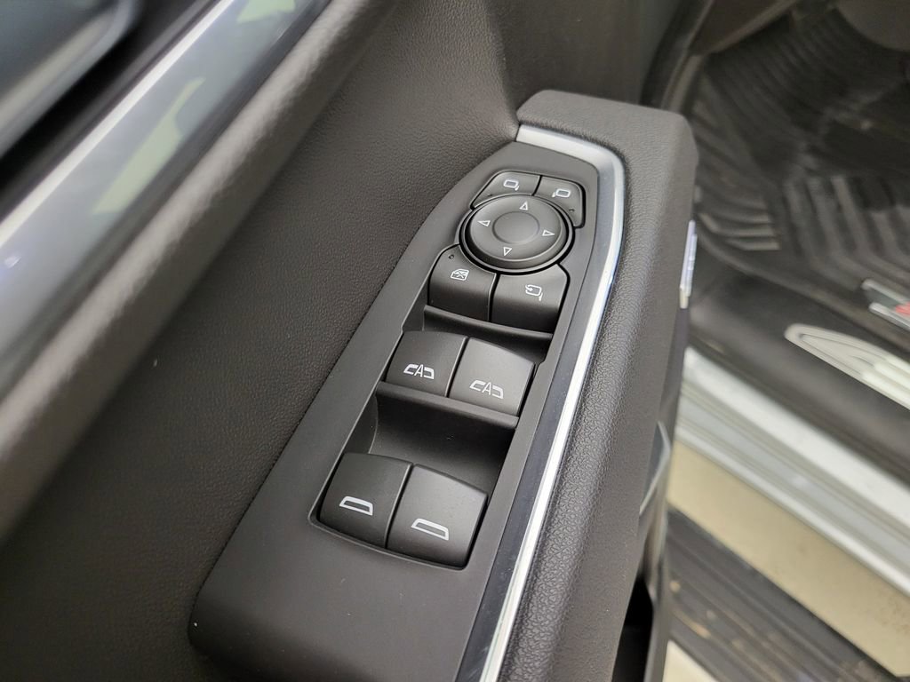 Used 2025 Chevrolet Silverado 1500 LTZ image 39