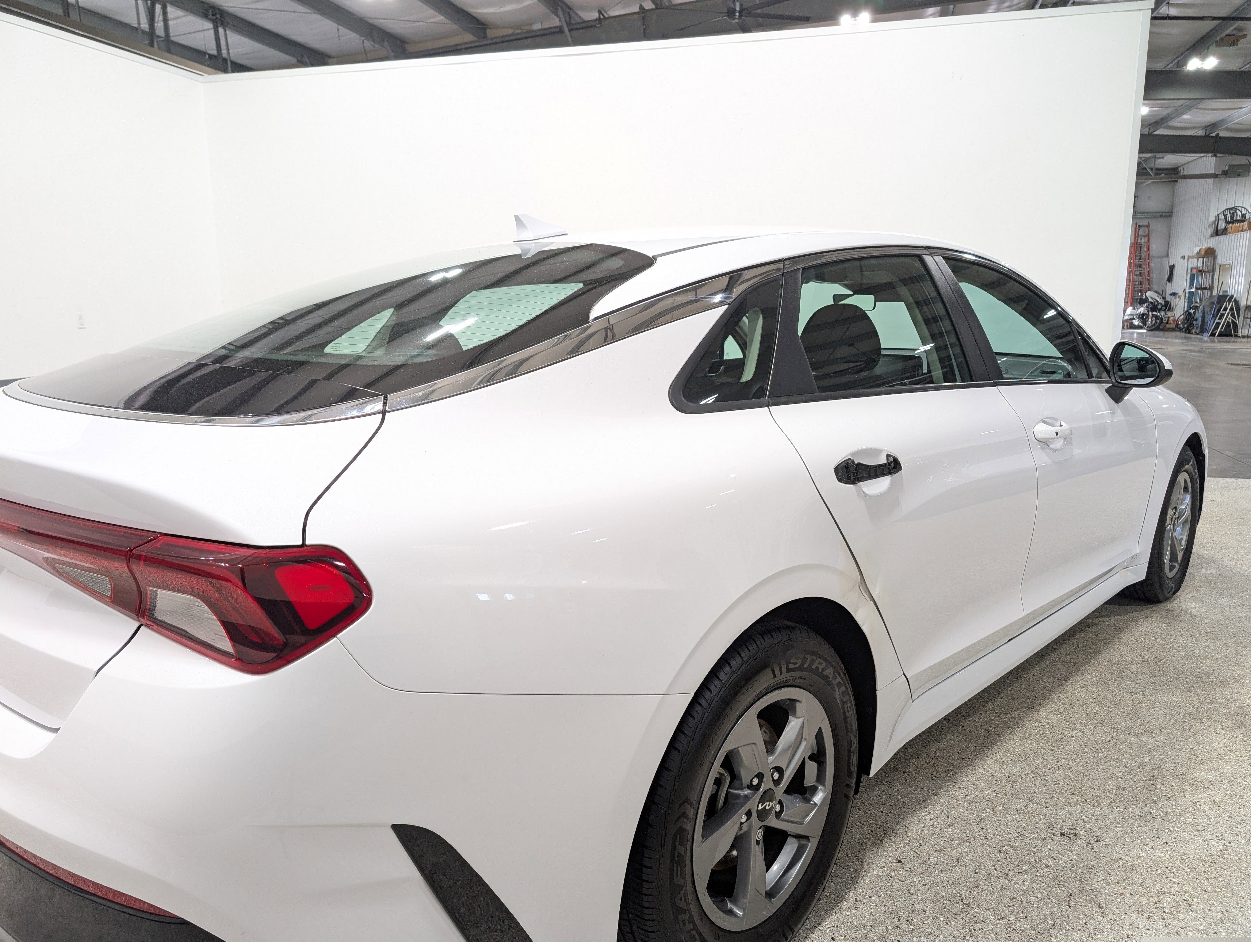 Used 2022 Kia K5 LXS image 3