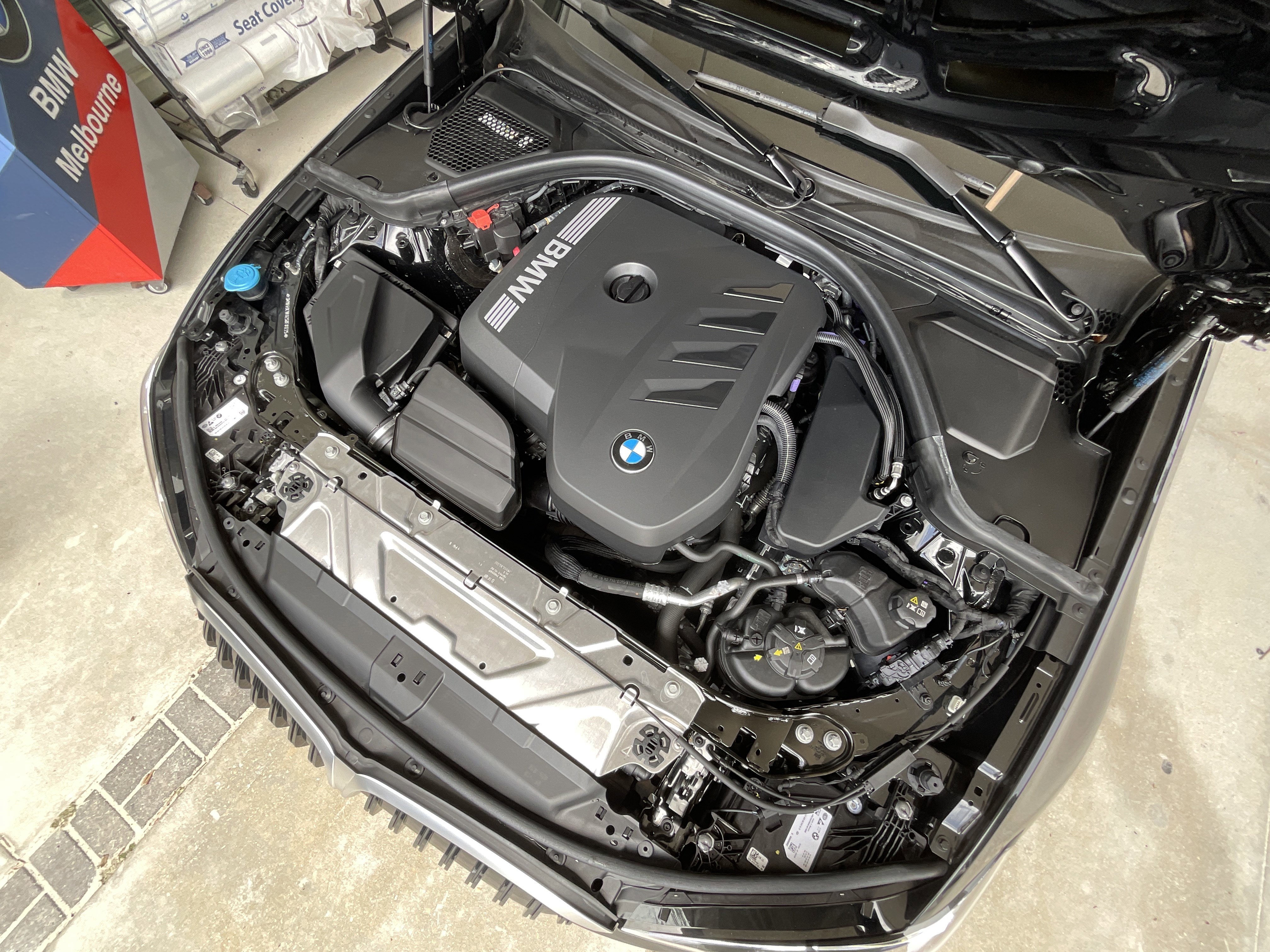 Certified 2025 BMW 330i Sedan w/ Convenience Package image 35