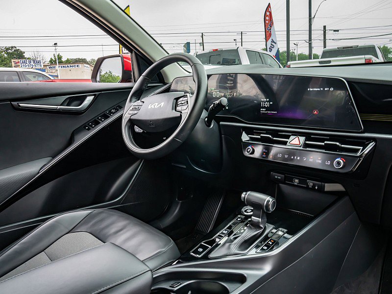 Used 2023 Kia Niro EX FWD image 21