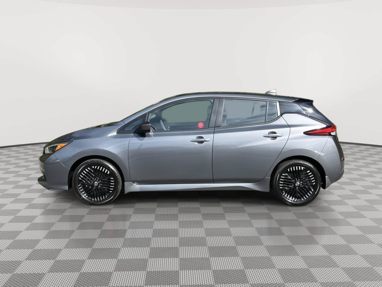 Certified 2025 Nissan Leaf SV Plus FWD image 8