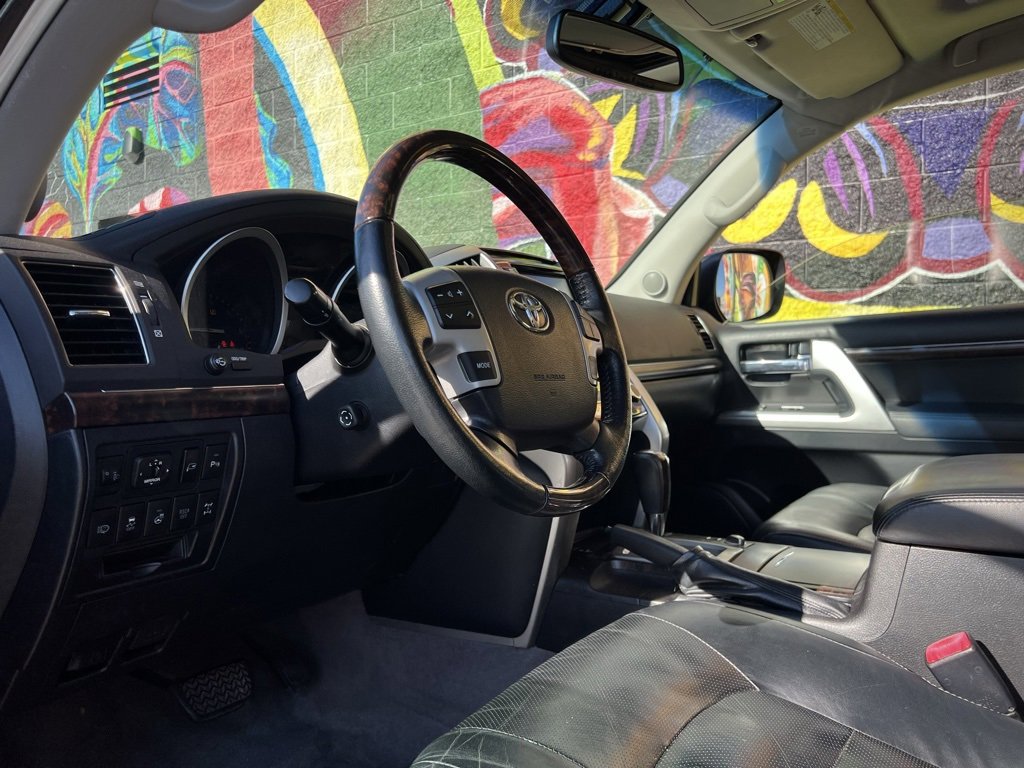 Used 2013 Toyota Land Cruiser image 2