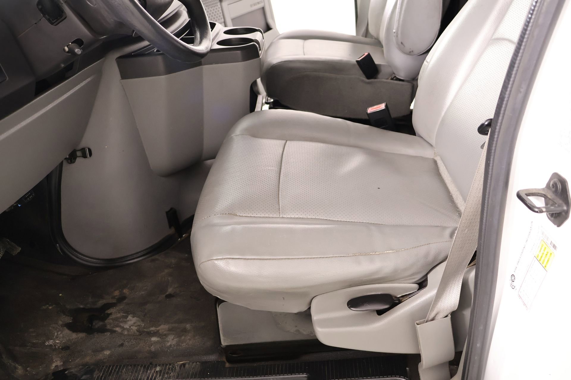 Used 2014 Ford E-150 and Econoline 150 w/ Commercial Cargo Van Package image 9