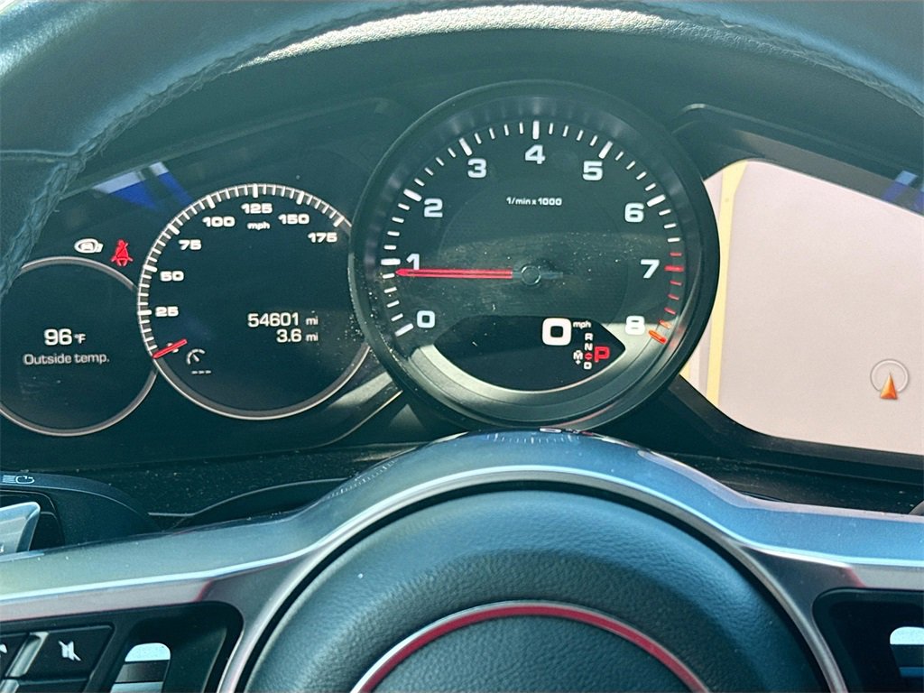 Used 2019 Porsche Cayenne w/ Premium Package image 13