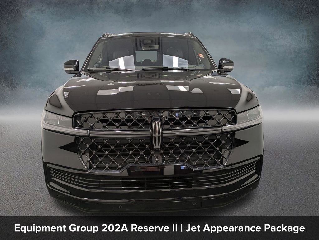Used 2025 Lincoln Navigator Reserve w/ Jet Appearance Package image 2