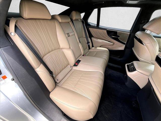 Used 2022 Lexus LS 500 w/ Interior Upgrade Package RWD image 29