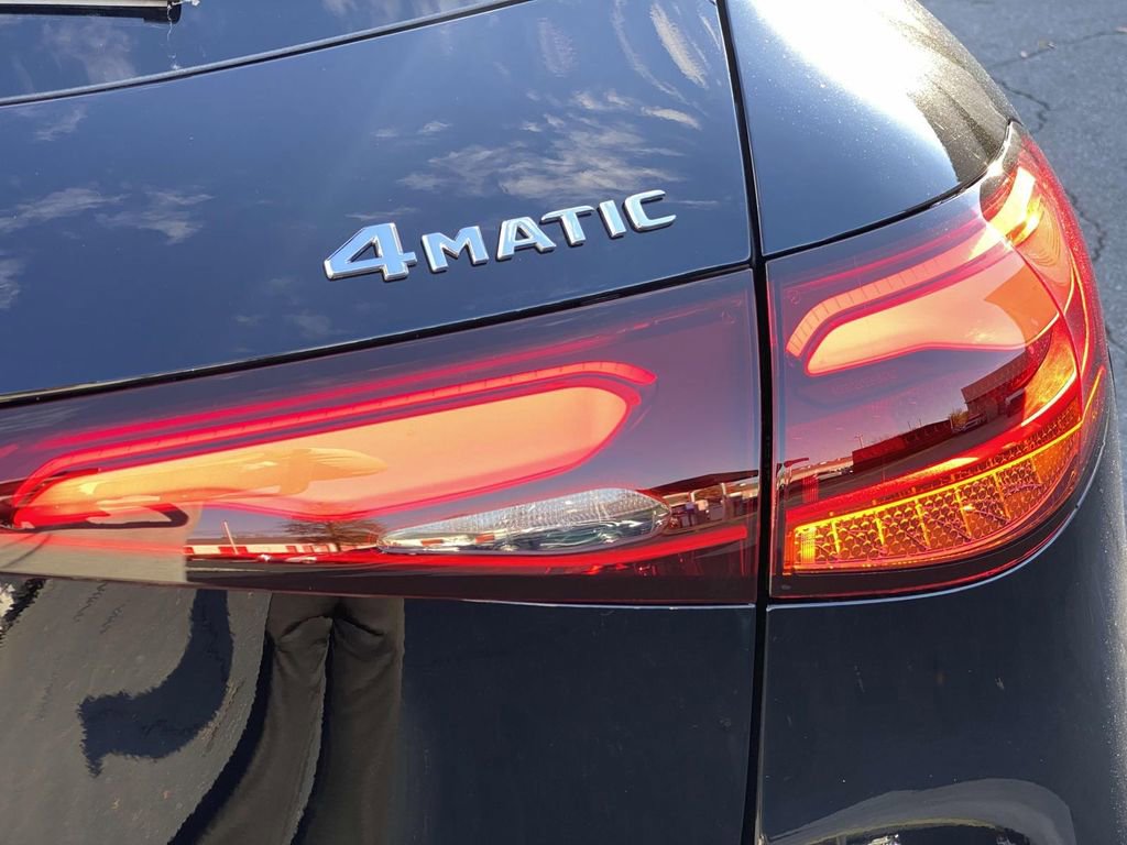 Certified 2025 Mercedes-Benz GLC 300 4MATIC image 9