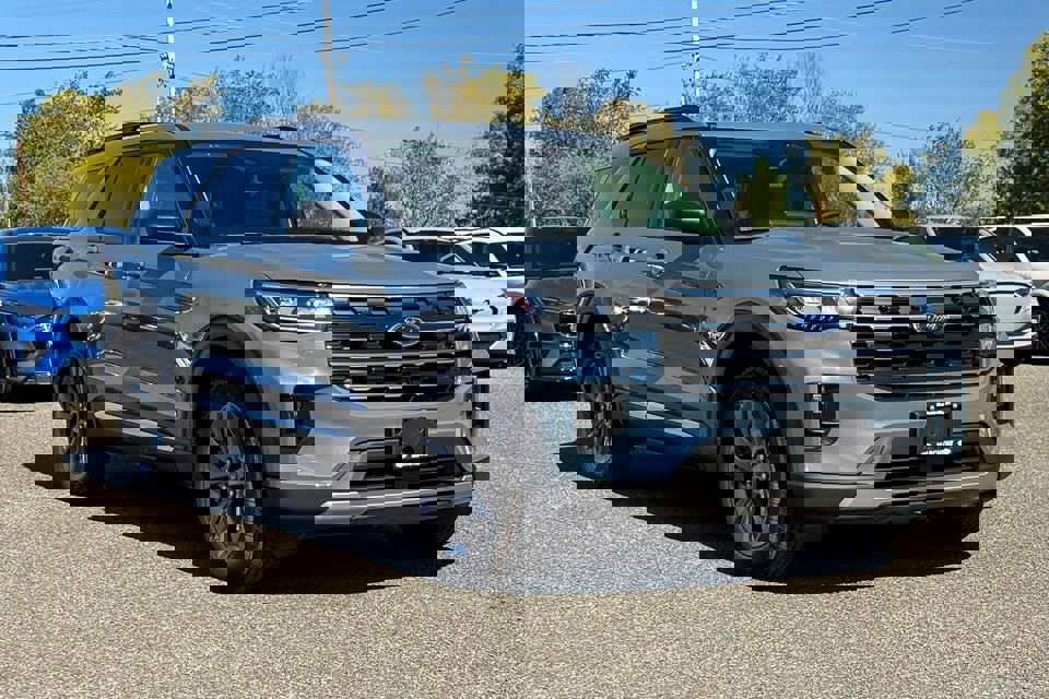 New 2025 Ford Explorer Active w/ Active Comfort Package image 1