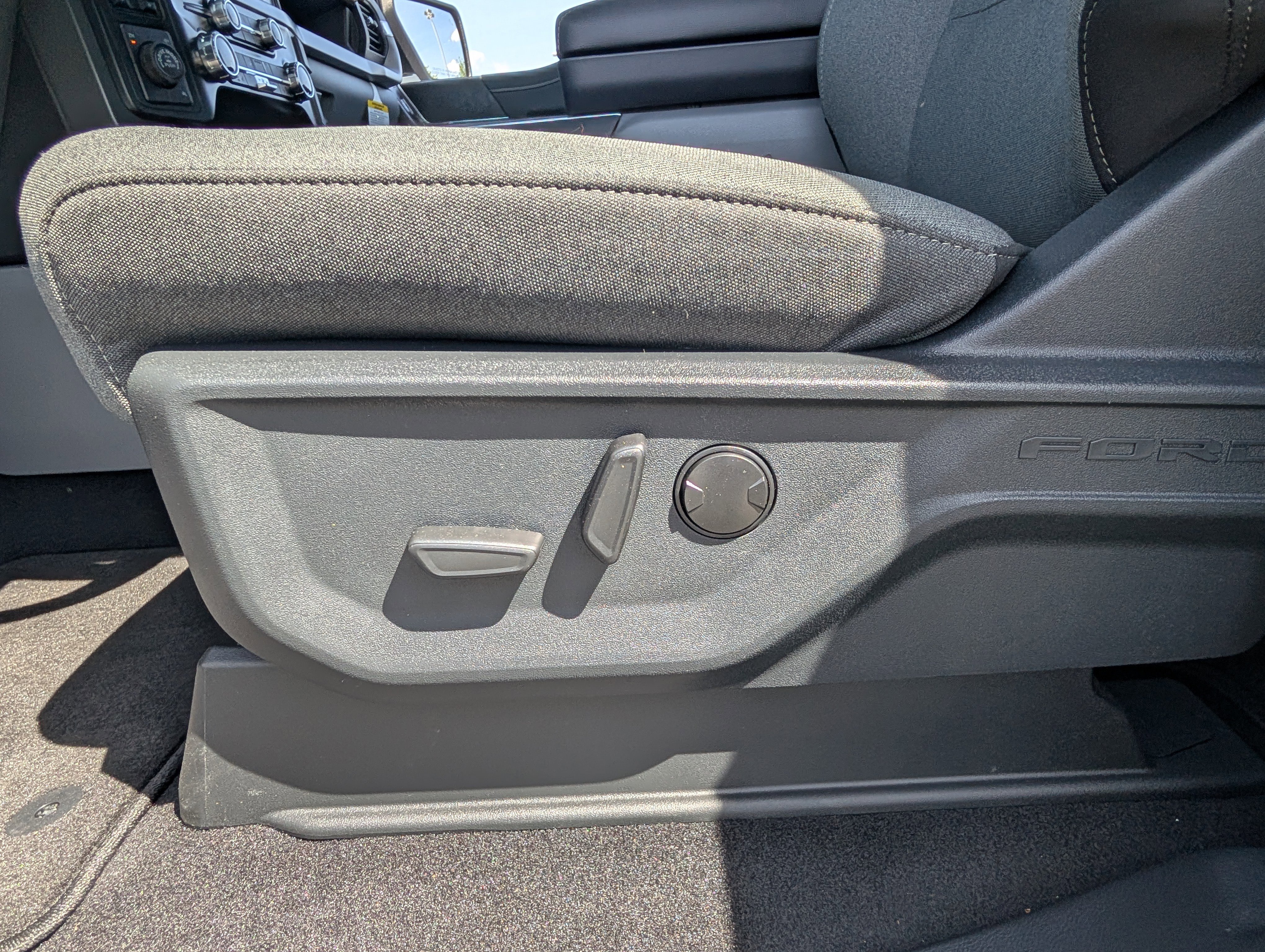 New 2025 Ford F150 XLT w/ Equipment Group 302A MID image 19