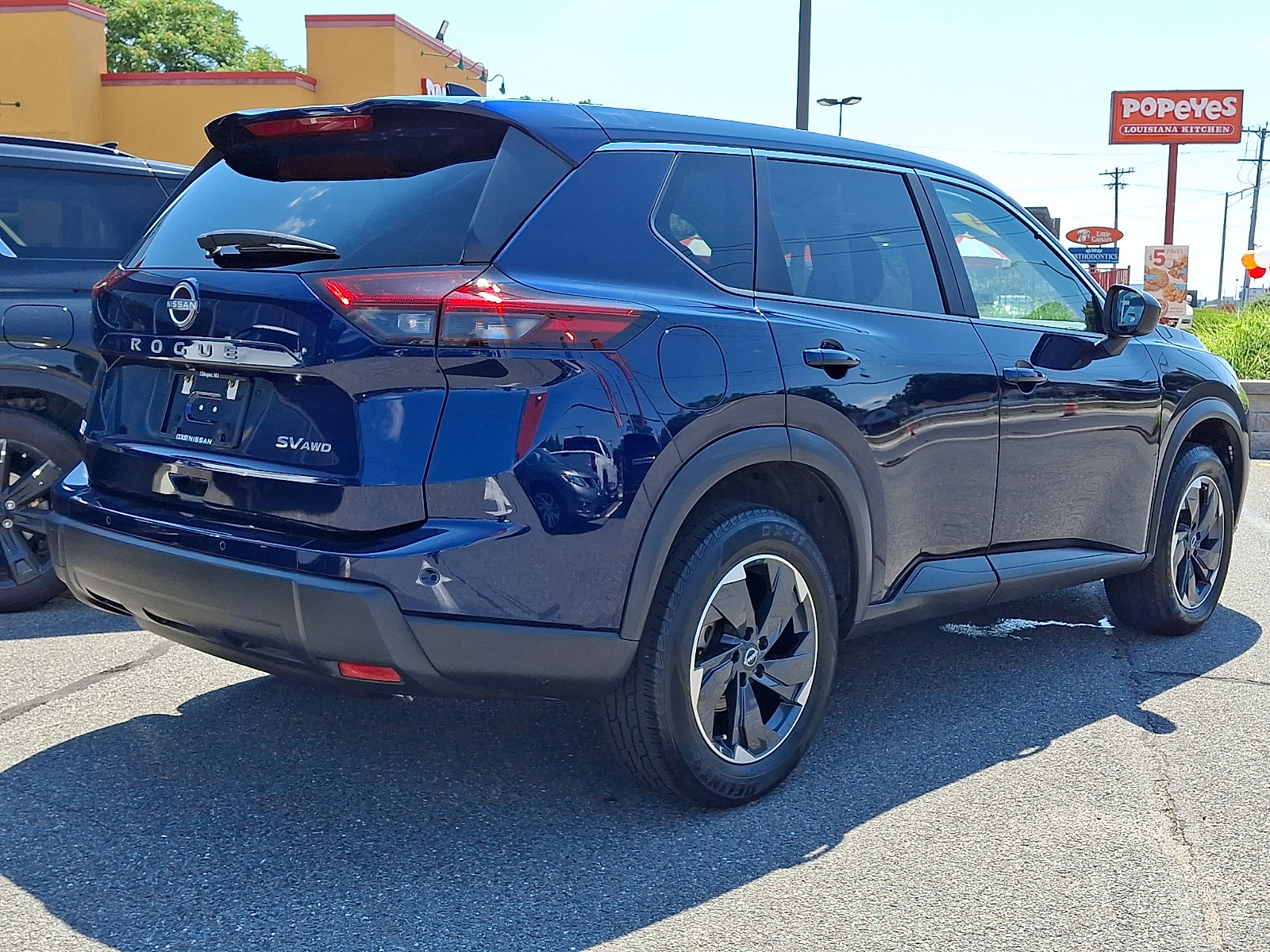 Used 2024 Nissan Rogue SV AWD/4WD image 7