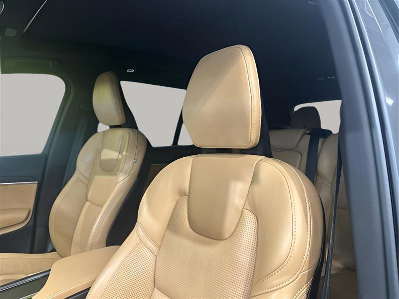 Used 2024 Volvo XC90 T8 Ultimate AWD/4WD image 13