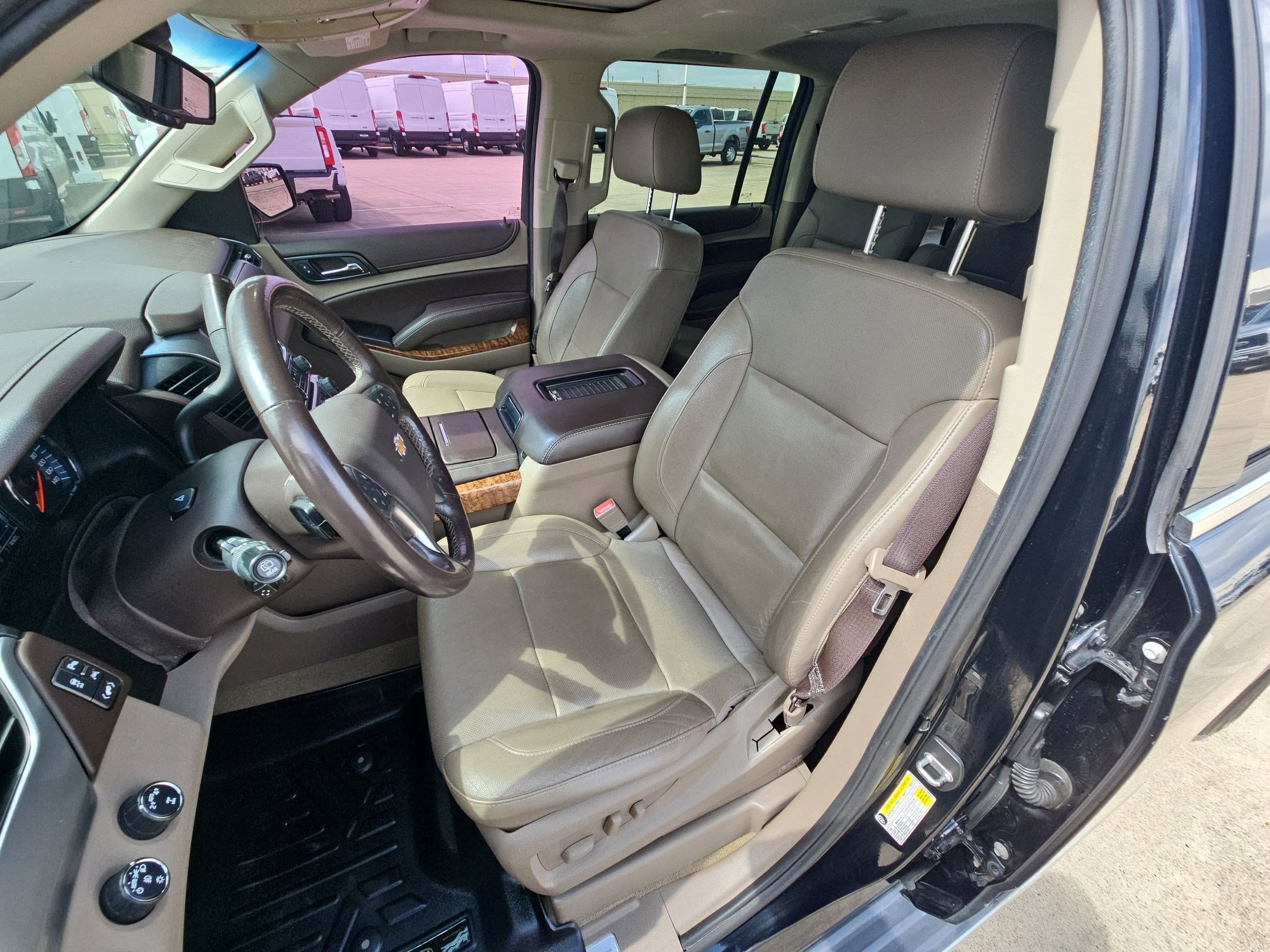 Used 2017 Chevrolet Suburban Premier image 15