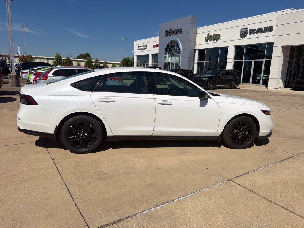 Used 2025 Honda Accord SE image 18