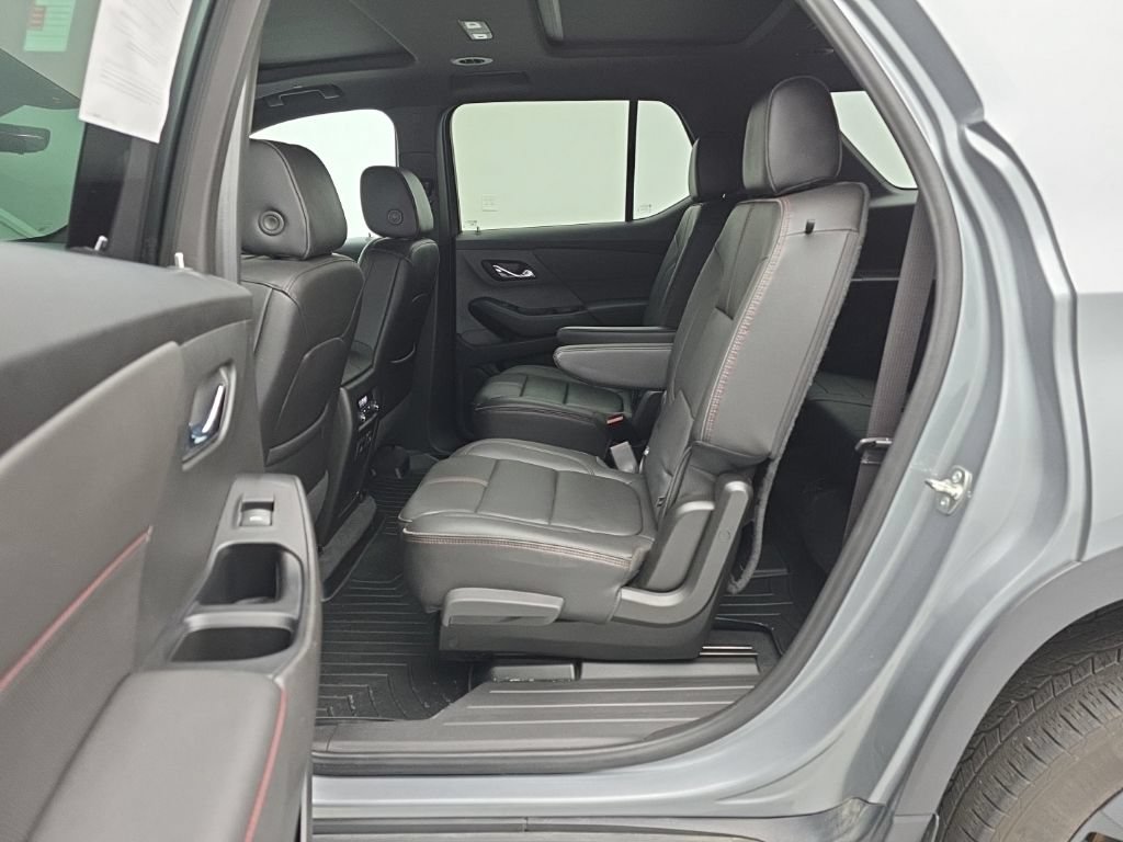 Used 2023 Chevrolet Traverse RS AWD/4WD image 44