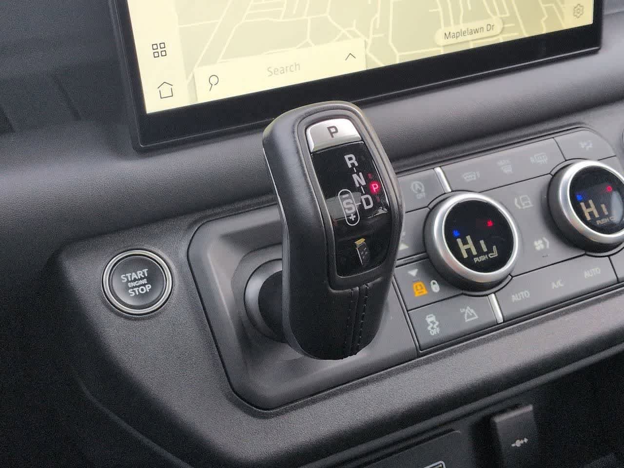 Used 2024 Land Rover Defender 130 X-Dynamic SE image 35