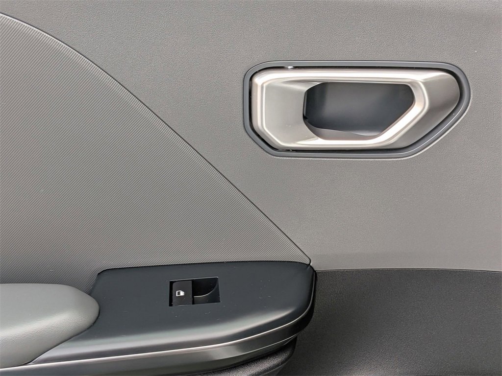 Used 2025 Kia K4 LXS image 25