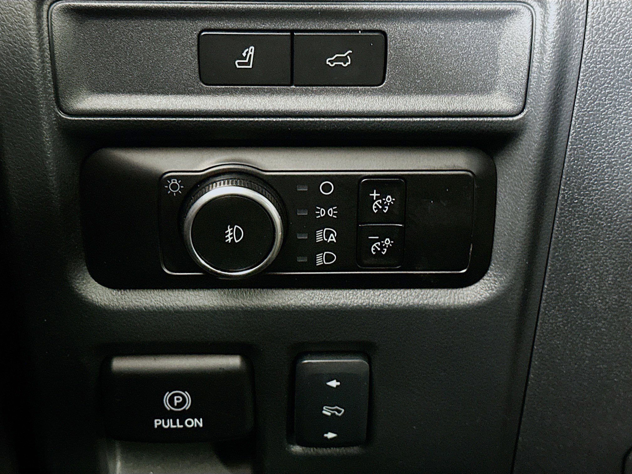 Used 2024 Ford Expedition Limited image 17