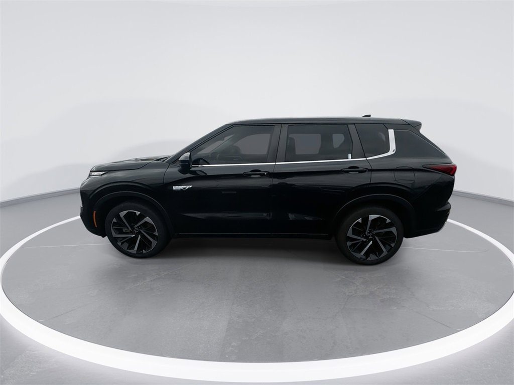 Used 2023 Mitsubishi Outlander SE image 5