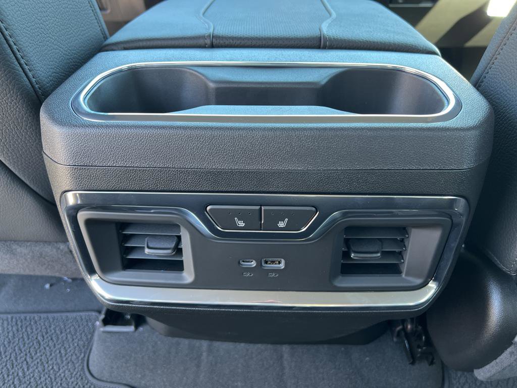 New 2025 GMC Sierra 3500 Denali image 16
