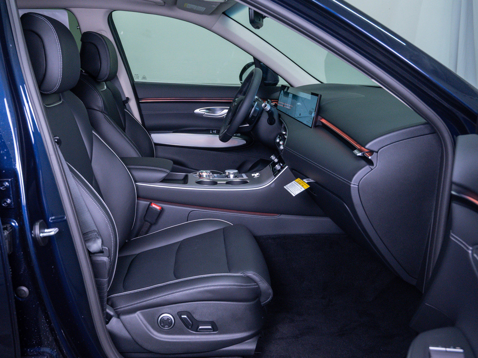 New 2026 Genesis GV70 2.5T Advanced image 11