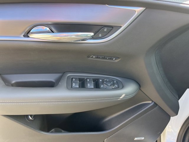 New 2025 Cadillac XT6 Luxury image 15