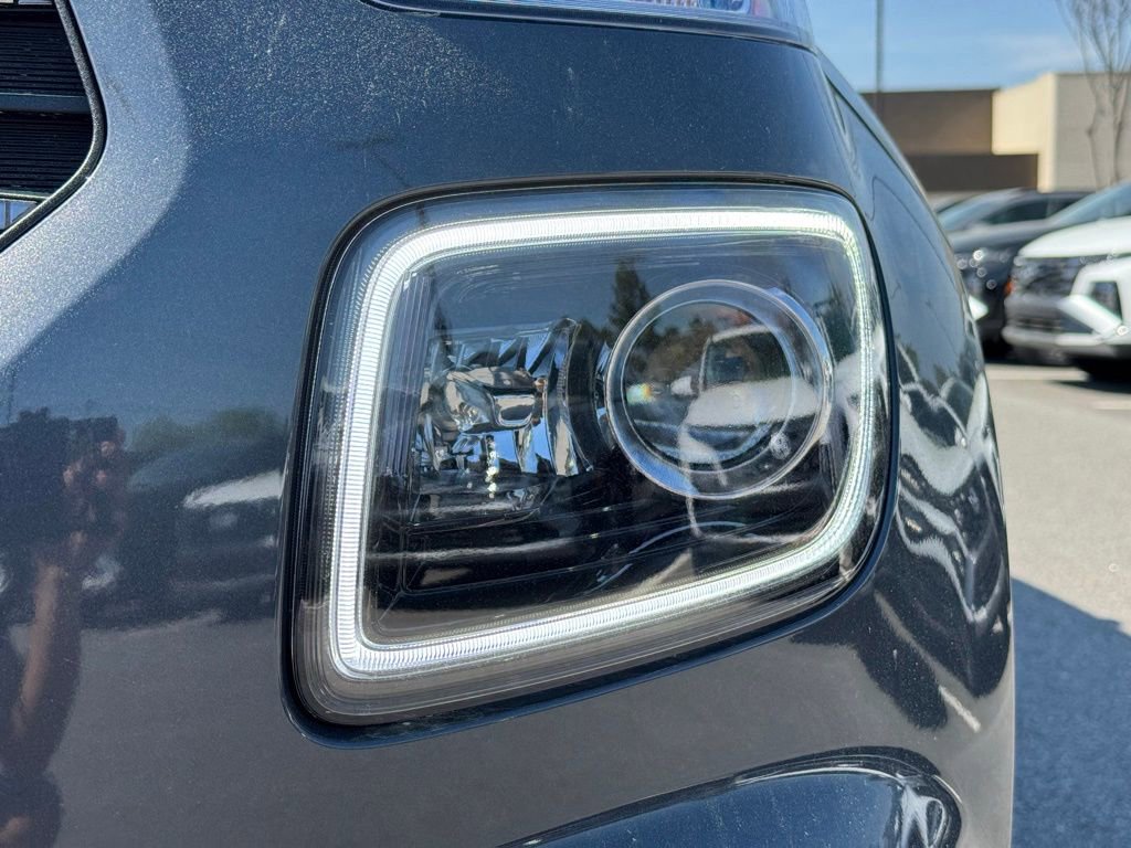 Certified 2025 Hyundai Venue Limited image 9