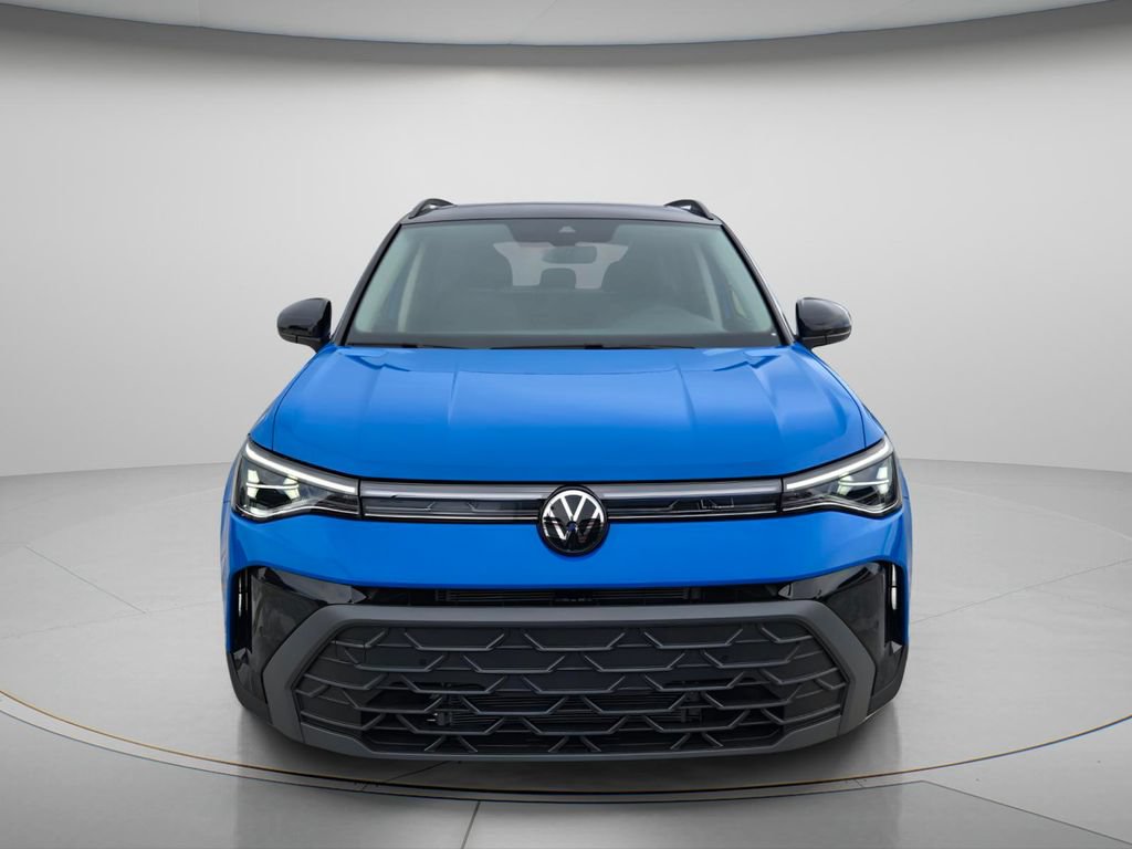 New 2026 Volkswagen Taos SE FWD image 3