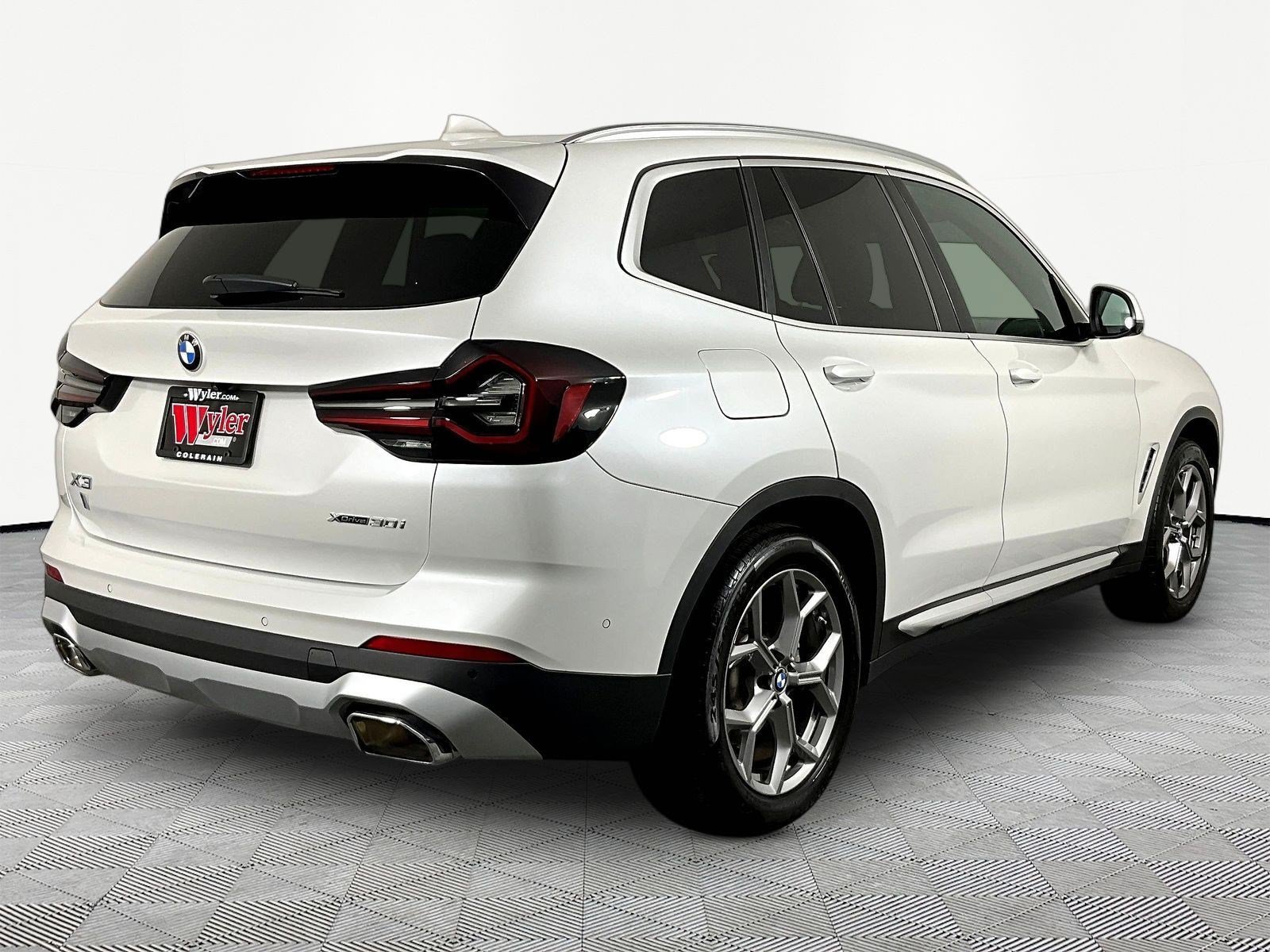 Used 2024 BMW X3 xDrive30i w/ Premium Package AWD/4WD image 6