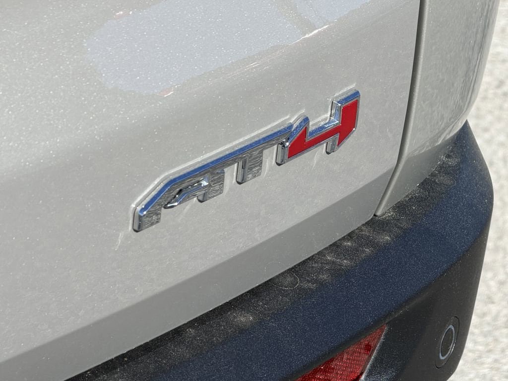New 2026 GMC Acadia AT4 w/ Luxury Package AWD/4WD image 12