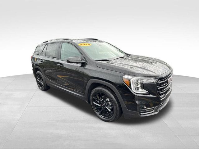 Used 2024 GMC Terrain SLE w/ Driver Convenience Package FWD image 3