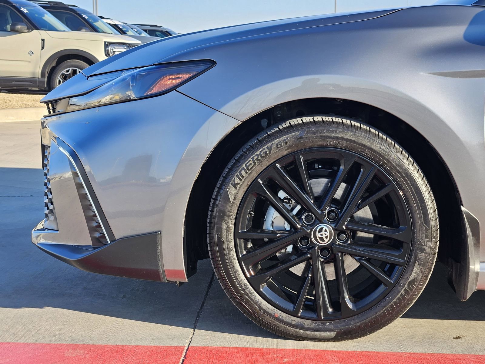 Used 2025 Toyota Camry SE image 13