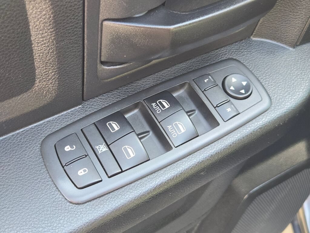 Certified 2018 RAM 1500 Express AWD/4WD image 24