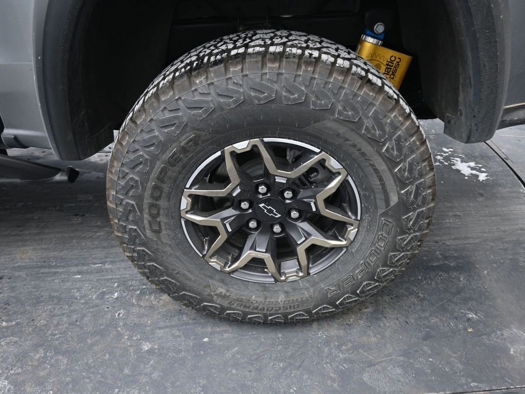 Used 2024 Chevrolet Colorado ZR2 w/ ZR2 Convenience Package III image 13