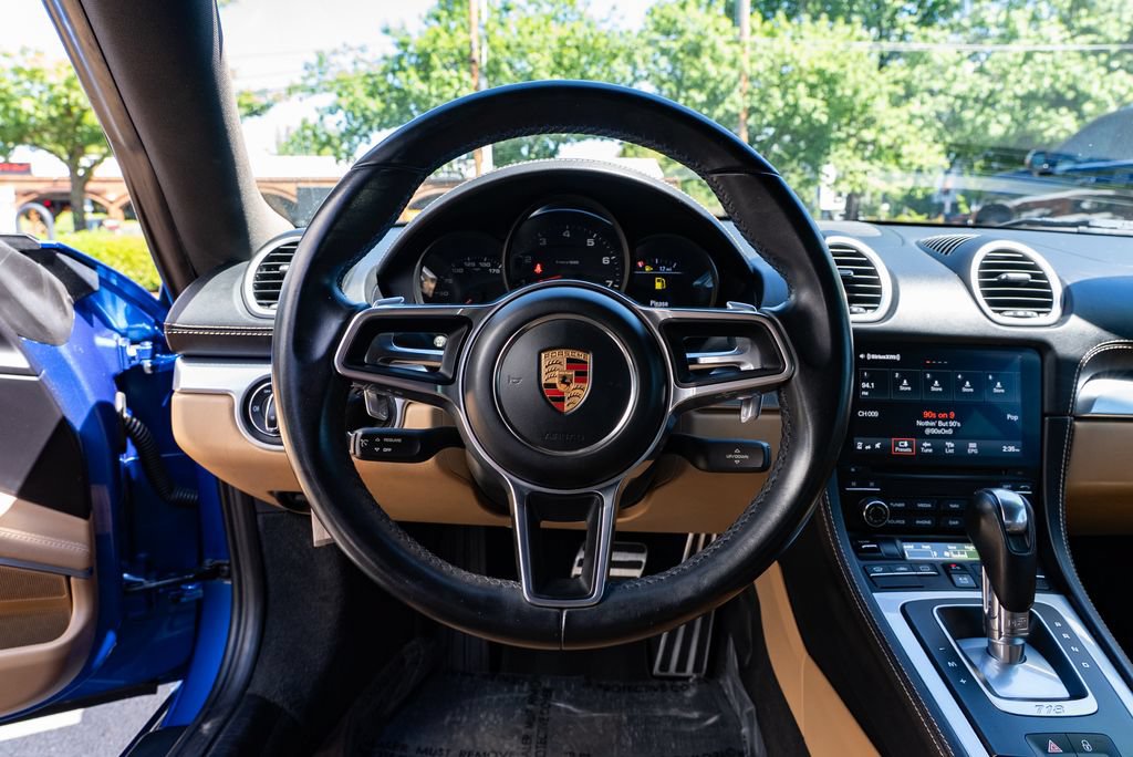 Used 2018 Porsche 718 Cayman RWD image 9