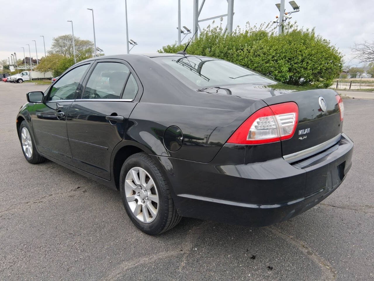 Used 2009 Mercury Milan FWD image 6