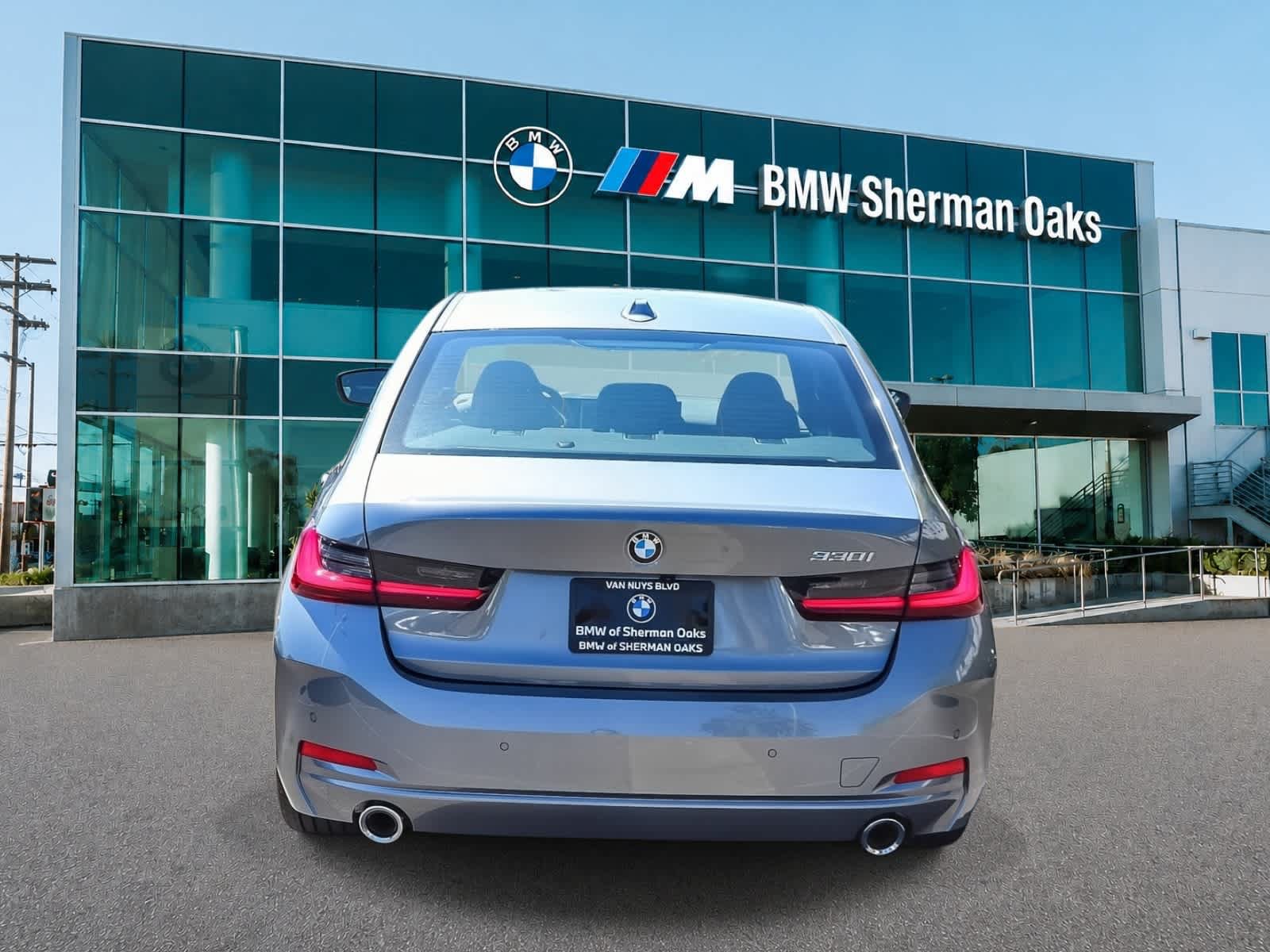 New 2026 BMW 330i Sedan w/ Convenience Package RWD image 5