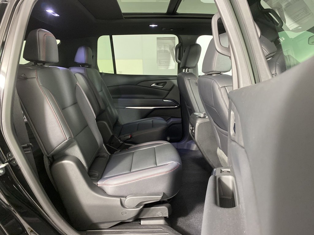 Used 2025 Chevrolet Traverse Z71 w/ Driver Confidence Package image 32