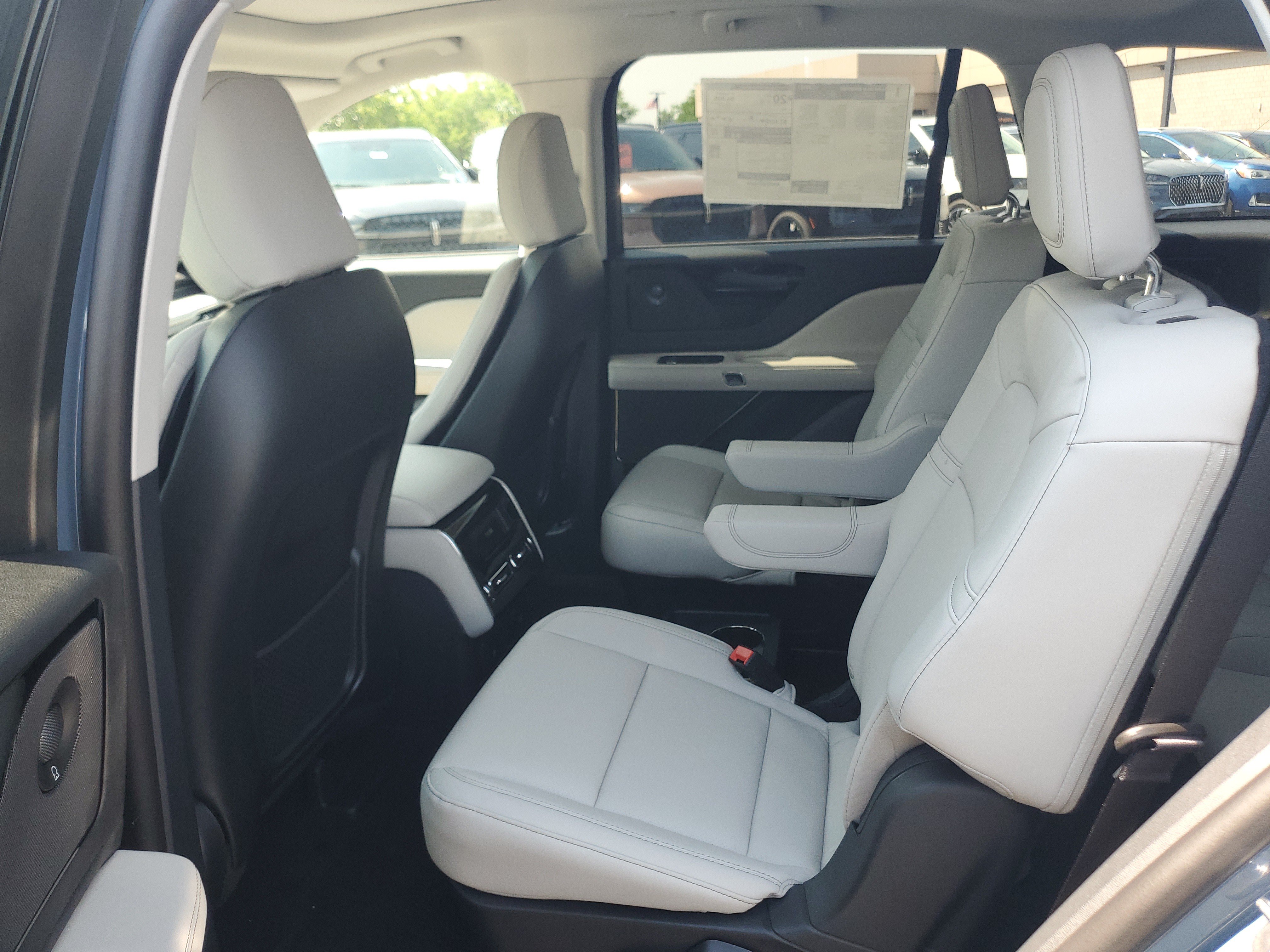 New 2026 Lincoln Aviator AWD image 23