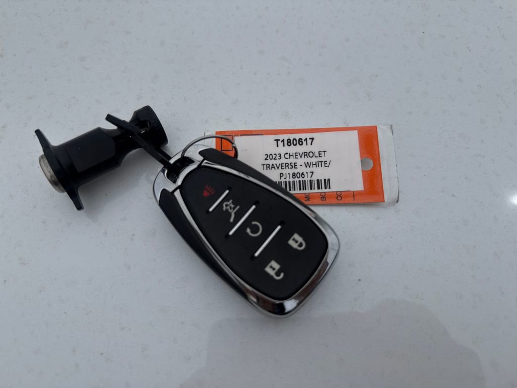 Used 2023 Chevrolet Traverse RS image 29