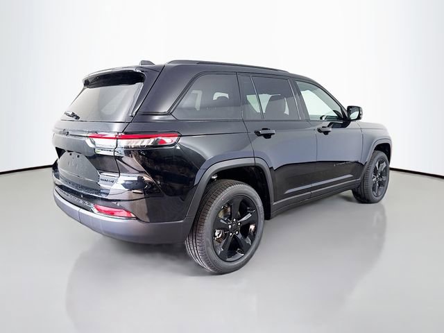Used 2025 Jeep Grand Cherokee Limited w/ Black Appearance Package AWD/4WD image 7