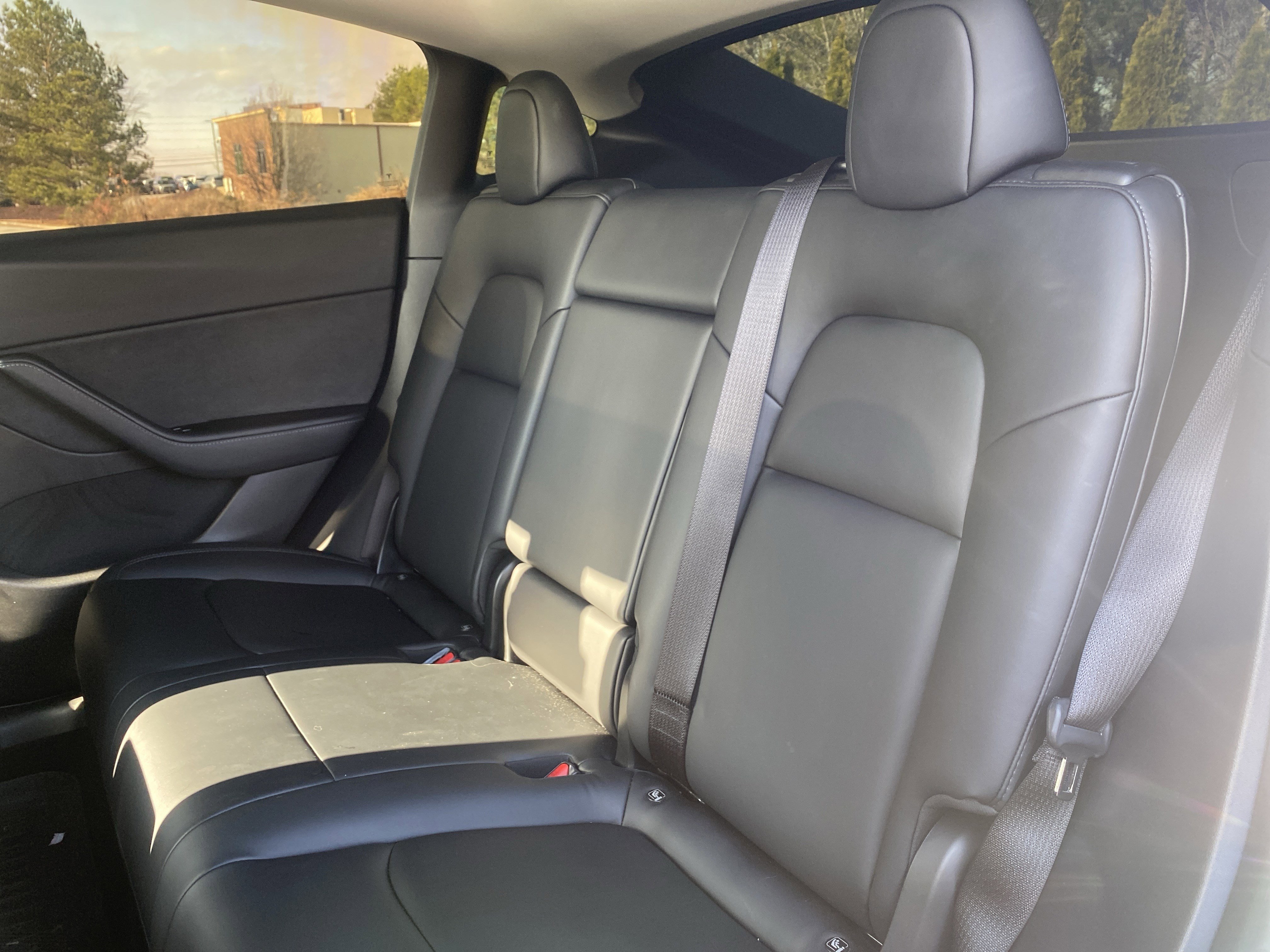 Used 2021 Tesla Model Y Long Range image 8