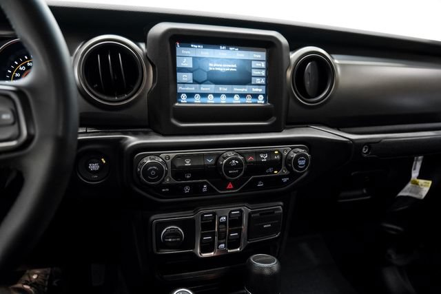 Used 2023 Jeep Gladiator Sport AWD/4WD image 49