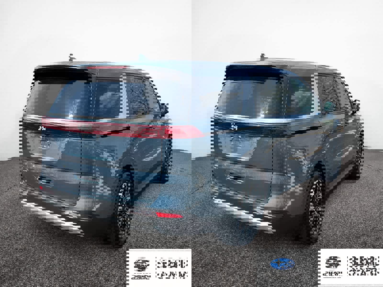 Used 2024 Kia Carnival EX image 5