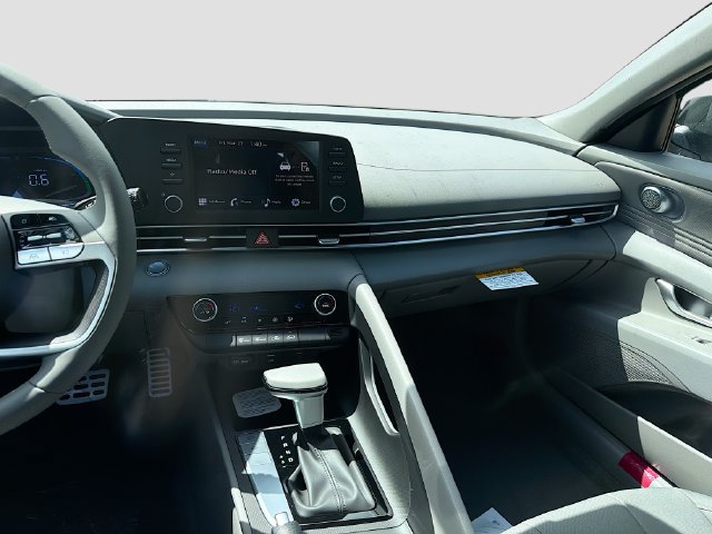 New 2026 Hyundai Elantra Sport FWD image 22