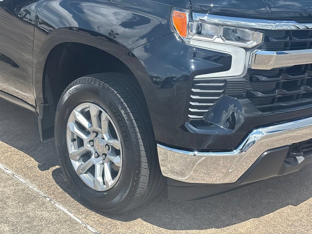 Used 2023 Chevrolet Silverado 1500 LT AWD/4WD image 5