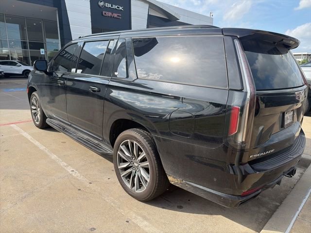 Used 2023 Cadillac Escalade ESV Sport image 4
