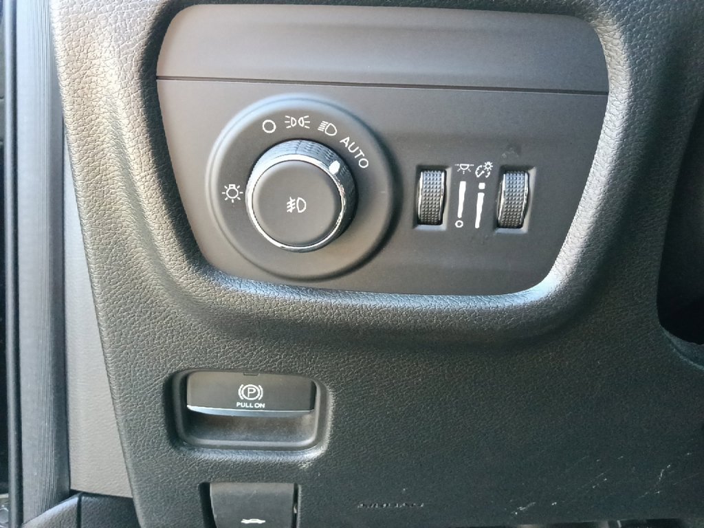 Used 2022 Jeep Grand Cherokee L Limited RWD image 17