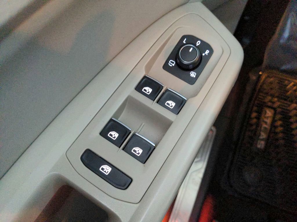 Used 2018 Volkswagen Atlas SEL Premium image 23